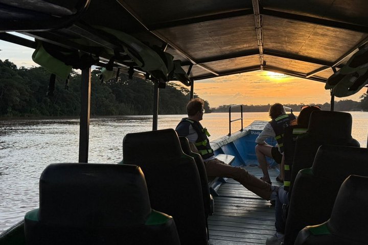 Sandoval Lake Full Day Tour in Tambopata
