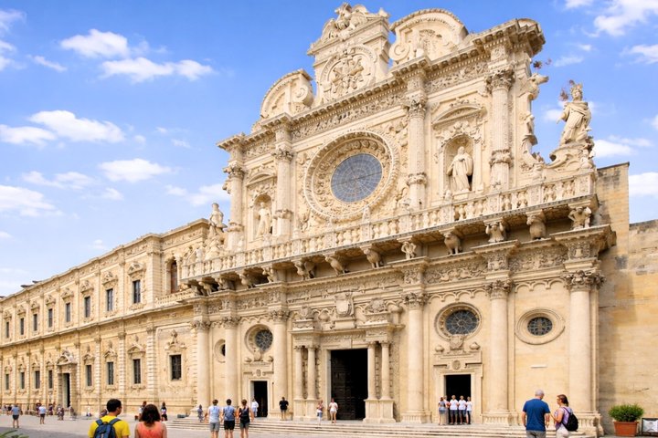 Personalized City Walking Tour in Lecce with Local