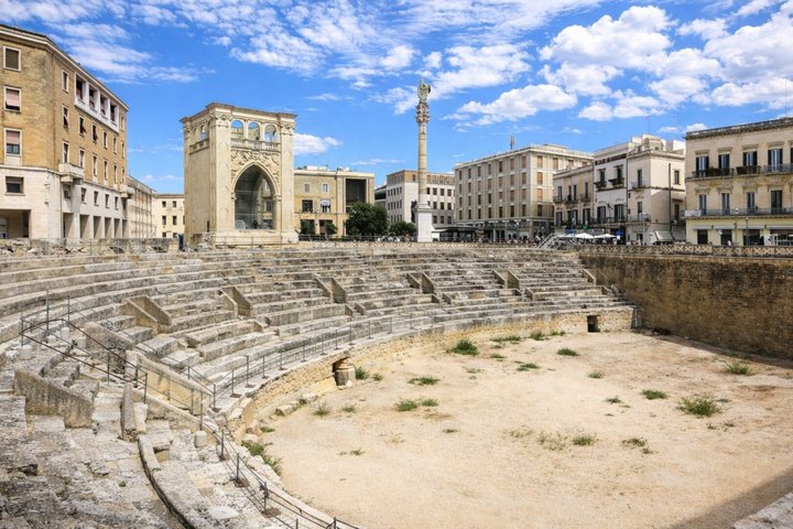 Personalized City Walking Tour in Lecce with Local