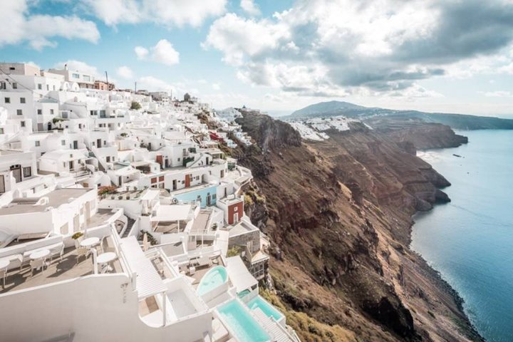 Santorini Half-Day Private Tour: Oia, Imerovigli, and Red Beach