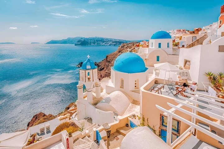 Santorini Half-Day Private Tour: Oia, Imerovigli, and Red Beach