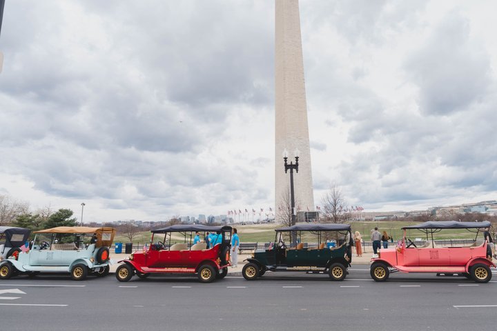 Group/Private Washington D.C Moonlight Tour in Luxury Vintage Car