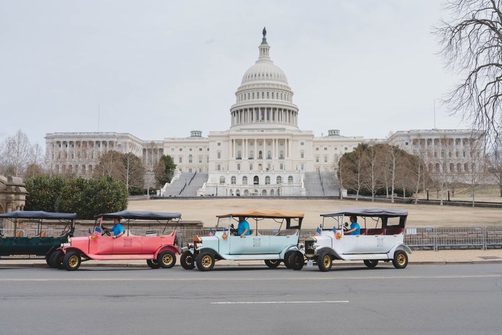 Group/Private Washington D.C Moonlight Tour in Luxury Vintage Car