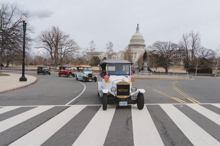 Group/Private Washington D.C Moonlight Tour in Luxury Vintage Car