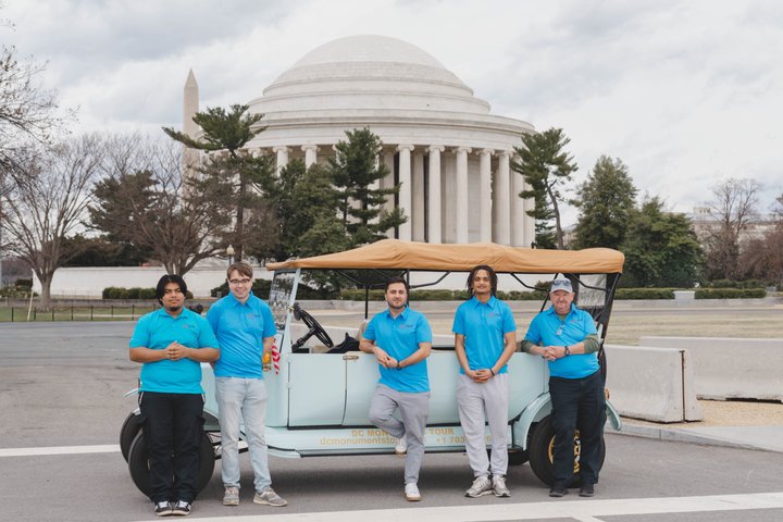 Group/Private Washington D.C Moonlight Tour in Luxury Vintage Car