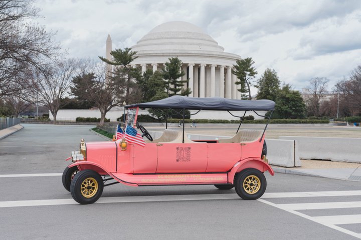 Group/Private Washington D.C Moonlight Tour in Luxury Vintage Car