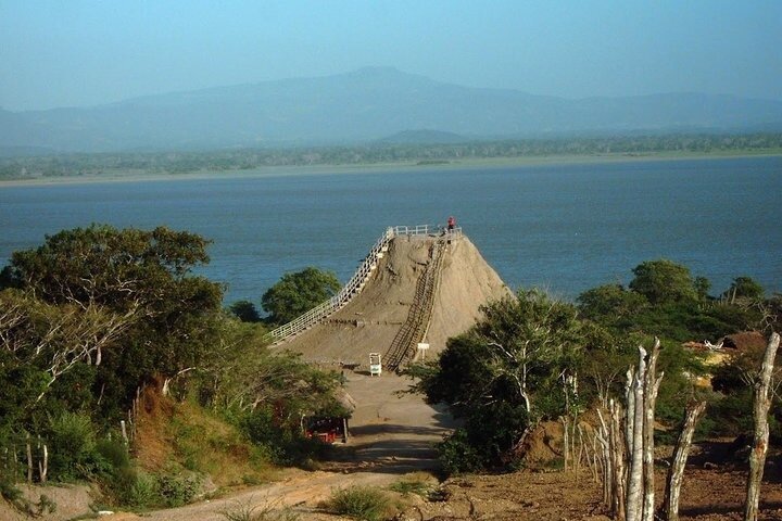 Private Mud Volcano Tour Cartagena with Transport