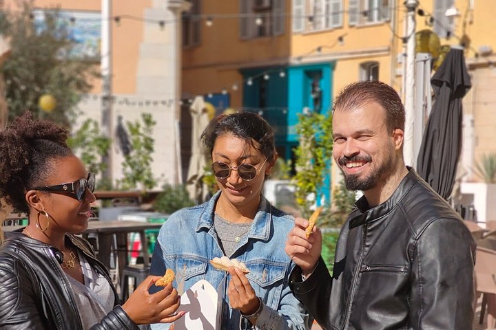 Toulon Culinary and History Walking Food Tour with a local guide