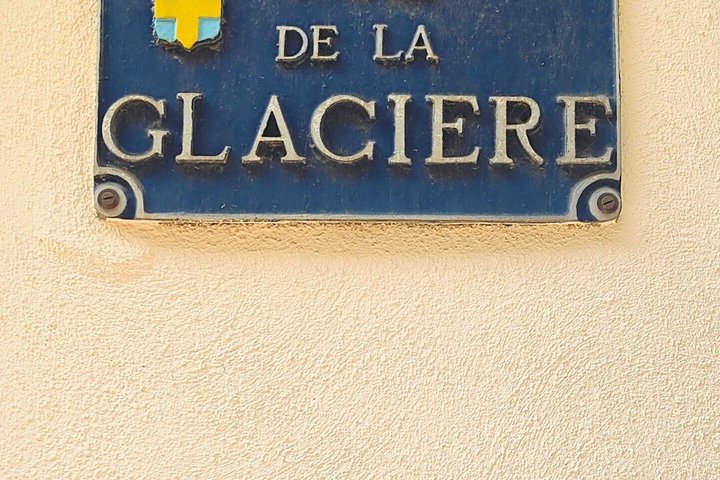 Toulon Culinary and History Walking Food Tour with a local guide