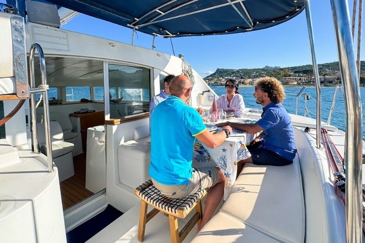 Catamaran tour Magdalene Archipelago from Cannigione from 12 mt..