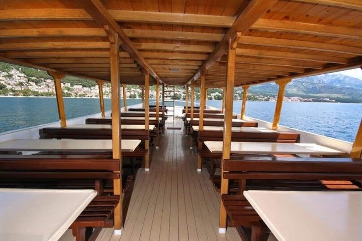 Medulin-Kamenjak 5h boat trip ALL-INCLUSIVE drinks on Sandra Boat