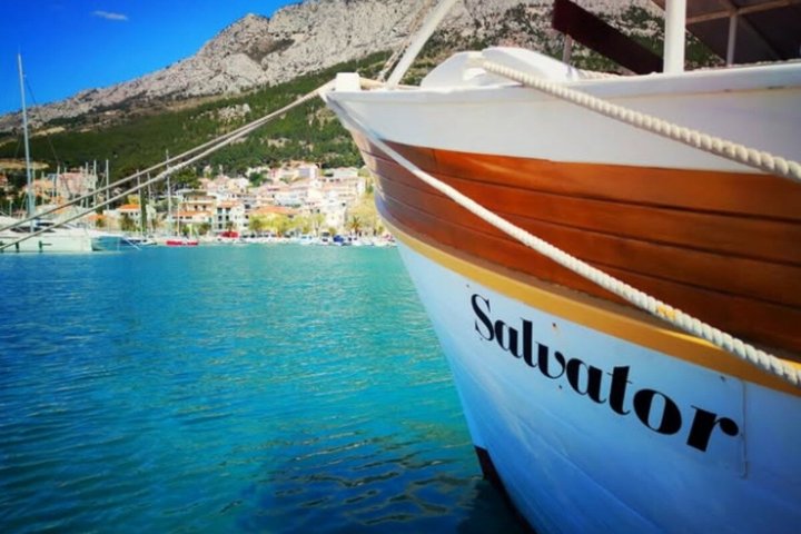 Medulin-Kamenjak 5h boat trip ALL-INCLUSIVE drinks on Sandra Boat