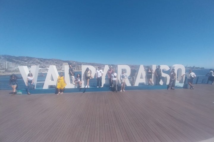 Premium Valparaiso and Vina del Mar Tour from Santiago