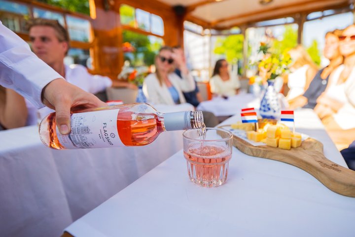 Amsterdam Classic Saloon Boat Cruise with Drinks and Cheese