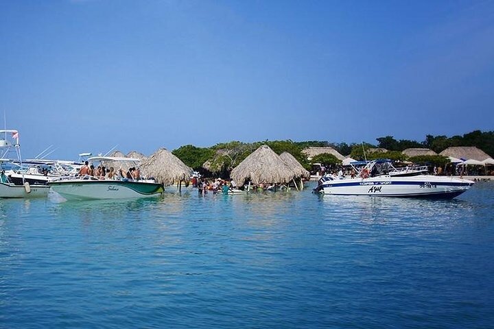 4 Islands Tour Cartagena with Snorkel, Cholon & Lunch