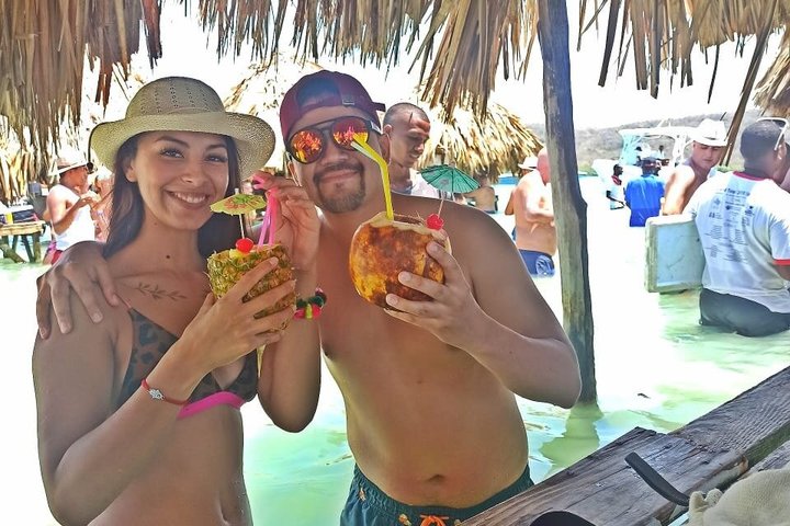 4 Islands Tour Cartagena with Snorkel, Cholon & Lunch