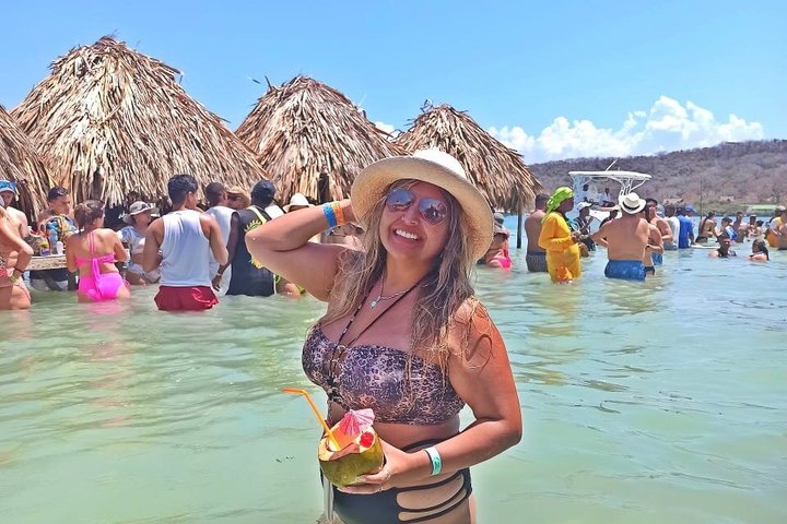 4 Islands Tour Cartagena with Snorkel, Cholon & Lunch