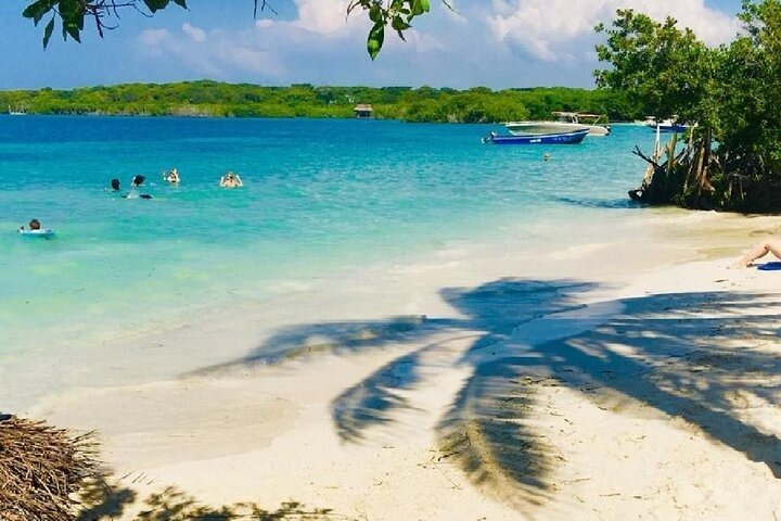 4 Islands Tour Cartagena with Snorkel, Cholon & Lunch