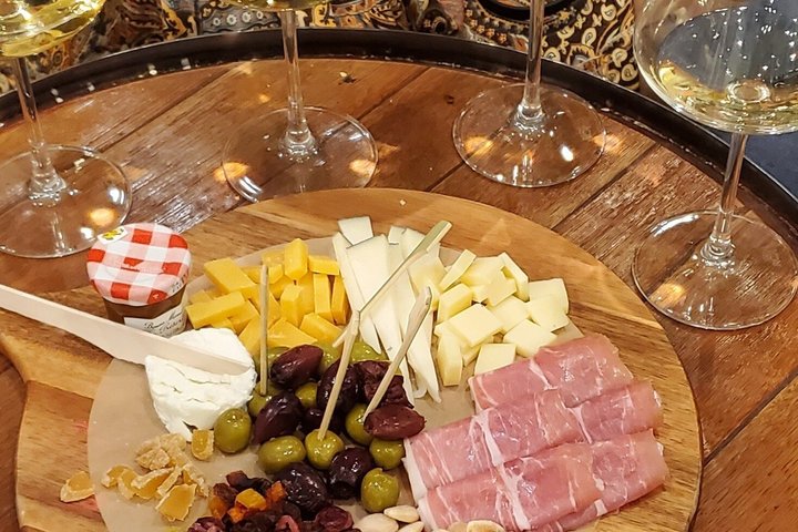 Wine Tasting and Craft Experience in Laguna Beach