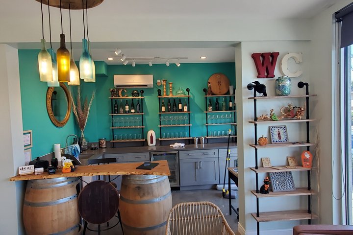Wine Tasting and Craft Experience in Laguna Beach