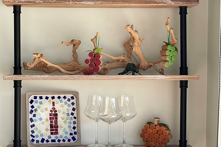 Wine Tasting and Craft Experience in Laguna Beach