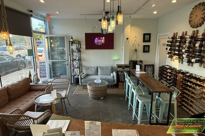 Wine Tasting and Craft Experience in Laguna Beach