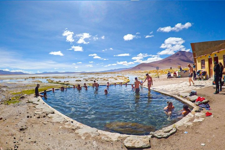 5-Day Uyuni Salt Flats & Colored Lagoons from La Paz