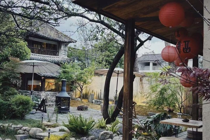 Cangshan Mountain hike and organic homemade dinner