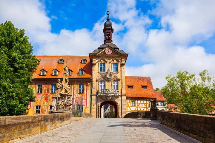 Hello Bamberg: Private 2-Hour Intro City Walk with Local Guide