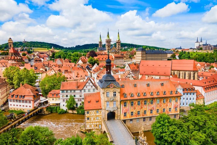 Hello Bamberg: Private 2-Hour Intro City Walk with Local Guide