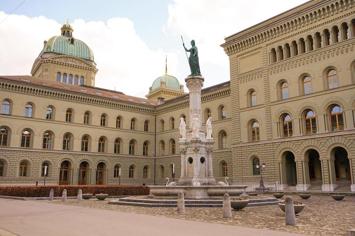 Discover Bern, Understand Switzerland Walking Tour