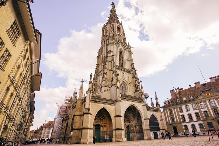 Discover Bern, Understand Switzerland Walking Tour
