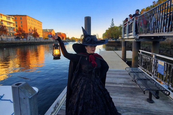 Haunted Boat Tours in Providence