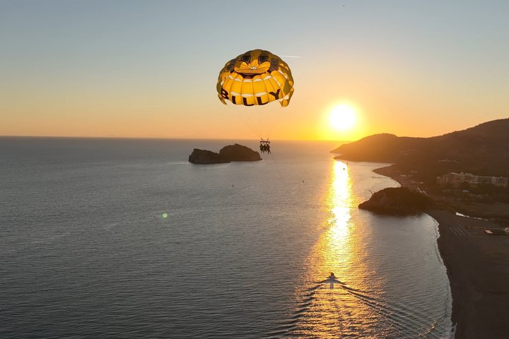 Sarıgerme Parasailing Flight