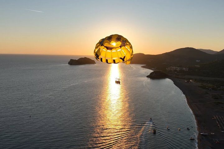 Sarıgerme Parasailing Flight