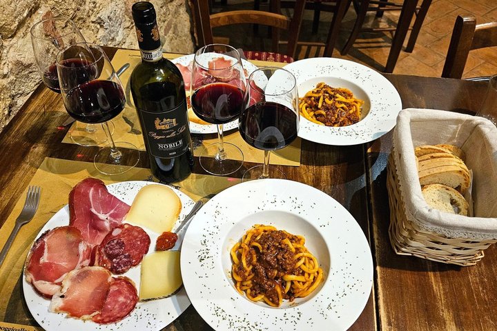 From Siena Best of Tuscany Wines and Lunch in Montepulciano
