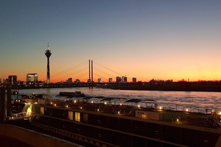Explore Modern Dusseldorf-Iconic Architecture & Scenic Waterfront
