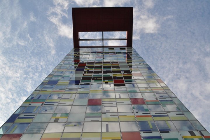 Explore Modern Dusseldorf-Iconic Architecture & Scenic Waterfront