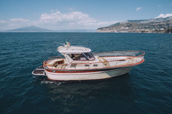 Positano & Amalfi Coast Small-Group Boat Day Tour from Sorrento
