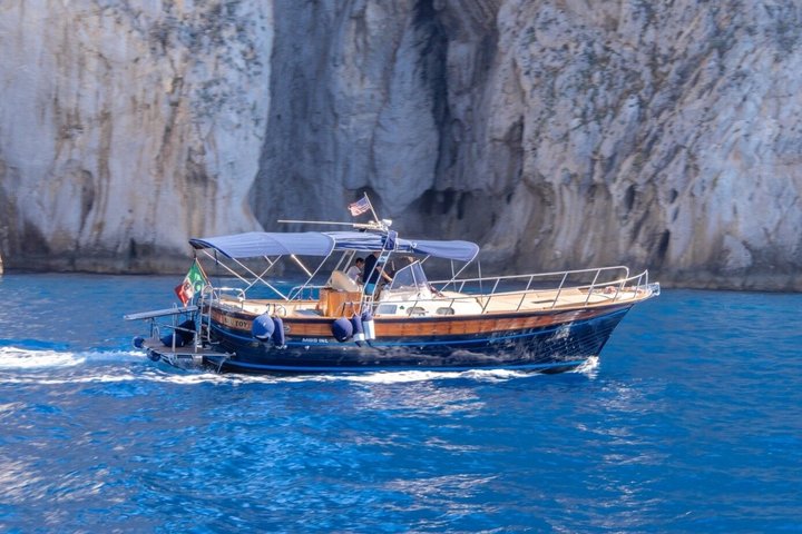 Positano & Amalfi Coast Small-Group Boat Day Tour from Sorrento