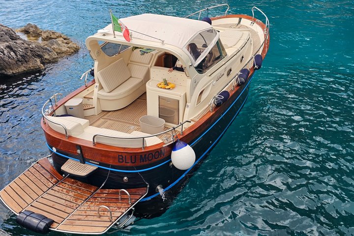 Positano & Amalfi Coast Small-Group Boat Day Tour from Sorrento