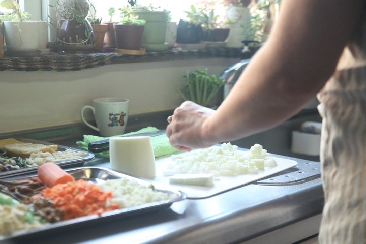 Local Market Tour and Home Cooking with Grandma