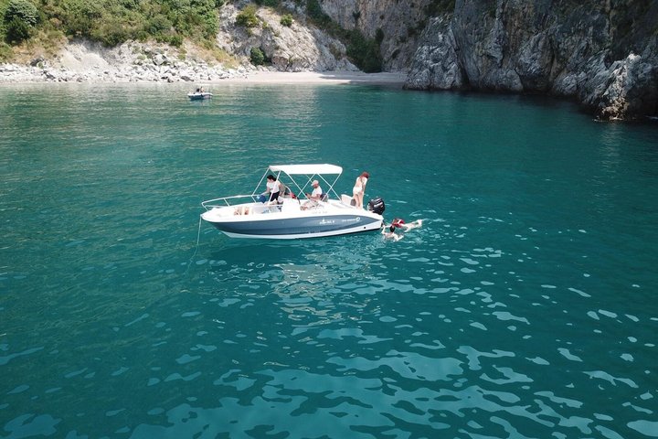 Private 40hp Boat Tour of the Amalfi Coast and Positano