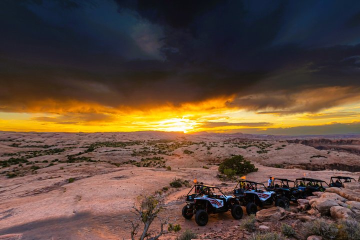 BEST! Hell's Revenge U-Drive 4X4 Tour in Moab +Dinosaur Tracks!