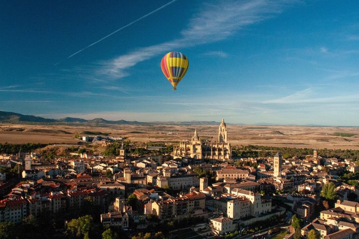 Exclusive Sunrise and Sunset Balloon Flights in Segovia