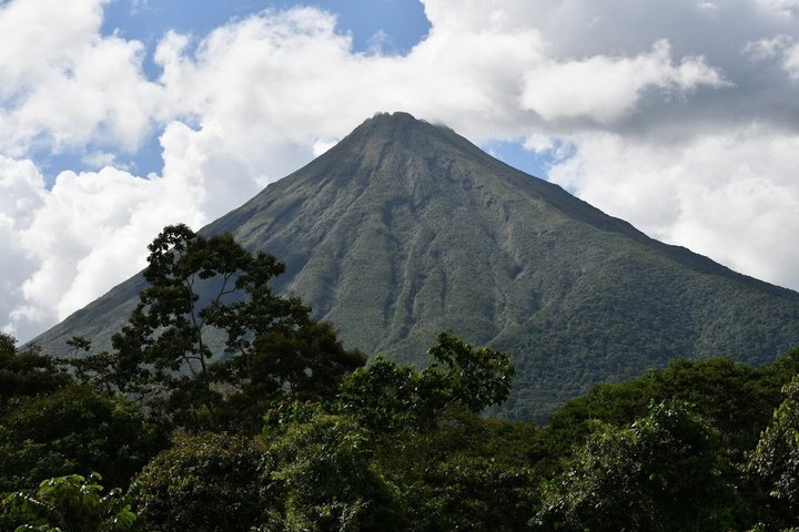 Zipline Tour in La Fortuna with Arenal Volcano Views