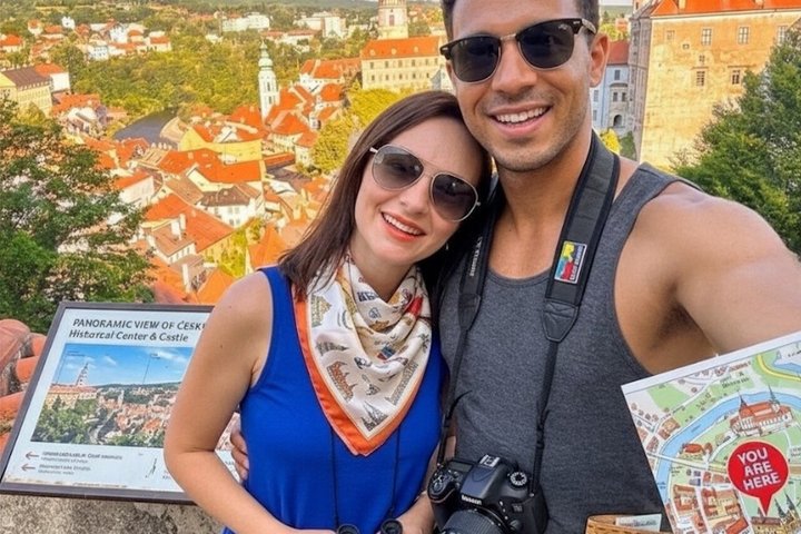 Krumlov All-inclusive Summer Tour: River Cruise, Castle & Lunch