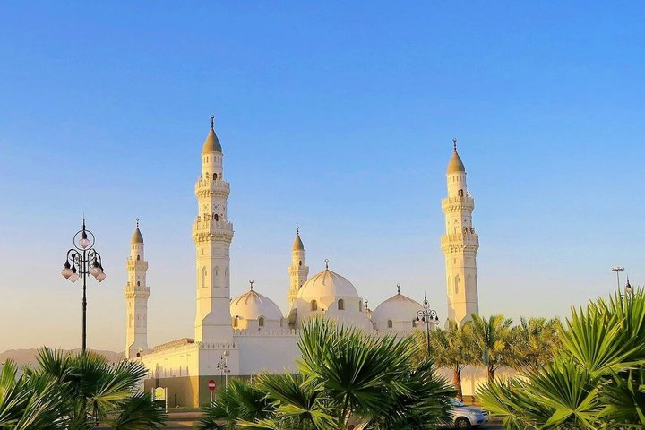 Madinah Ziyarat Private Tour – Holy & Historical Islamic Sites