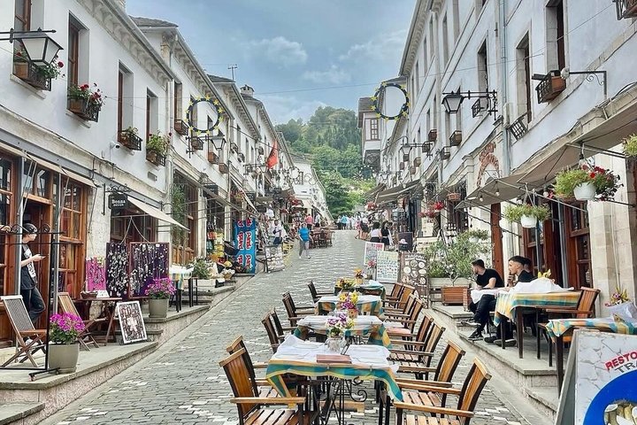 Blue Eye and Gjirokaster, Half Day Tour with Food & Drinks