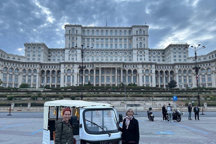 Bucharest Tuk Tuk city tour